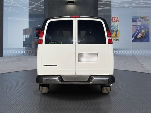 Certified 2025 Chevrolet Express 3500 LT w/ LT Preferred Equipment Group RWD image 5