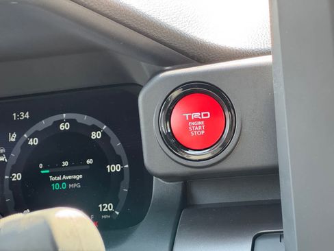 Used 2025 Toyota Tacoma TRD Sport image 6