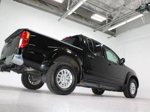 Used 2016 Nissan Frontier SV image 16