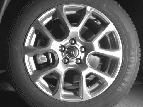 Used 2025 Jeep Compass Limited image 12