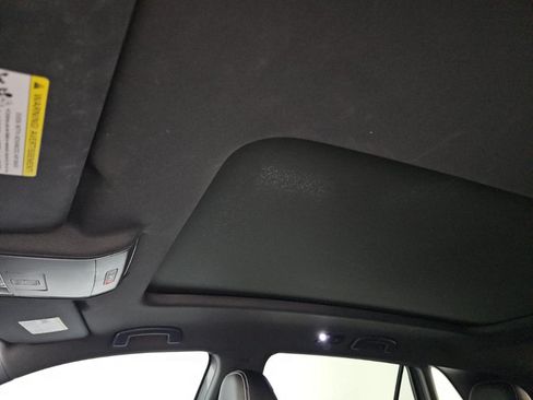 Used 2023 Volkswagen Atlas Cross Sport SE w/ Panoramic Sunroof Package FWD image 8