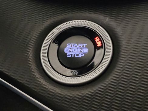 New 2025 Jeep Grand Cherokee 4WD image 25