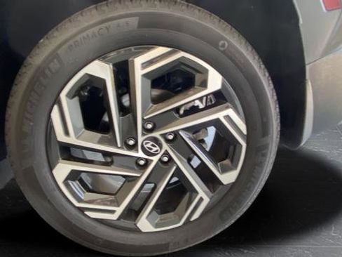 Used 2025 Hyundai Tucson Limited AWD/4WD image 30