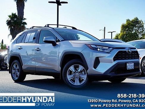 Used 2022 Toyota RAV4 XLE w/ Convenience Package FWD image 1