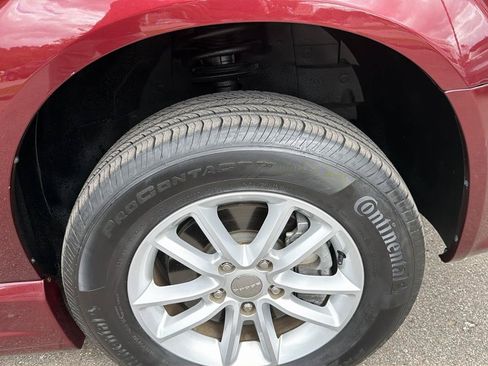 Used 2019 Dodge Grand Caravan SXT FWD image 28