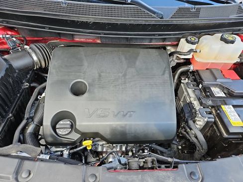 Used 2024 Chevrolet Traverse RS FWD image 31