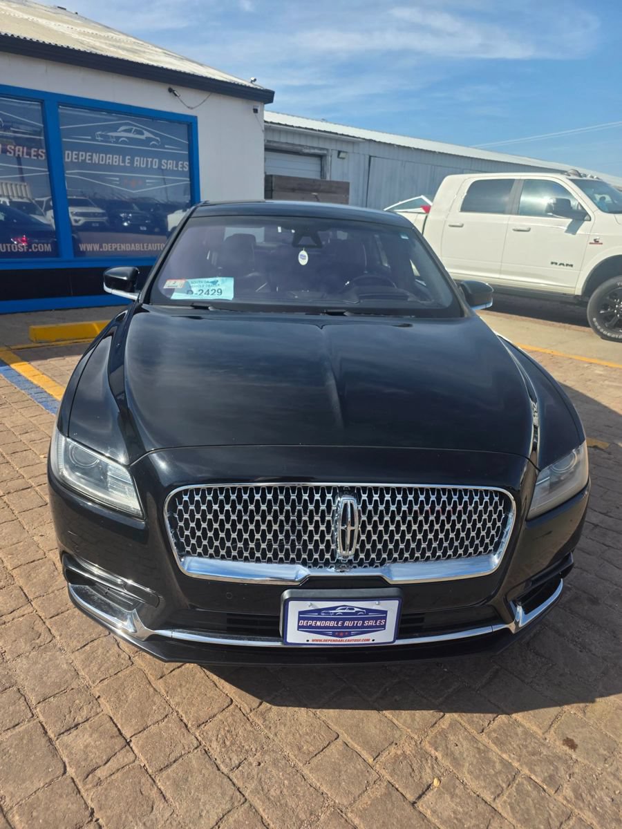 Used 2018 Lincoln Continental Reserve AWD/4WD image 2