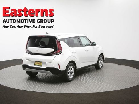 Used 2025 Kia Soul LX w/ LX Technology Package FWD image 40