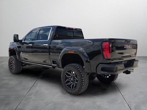 Used 2025 GMC Sierra 2500 Denali w/ Denali Reserve Package AWD/4WD image 3