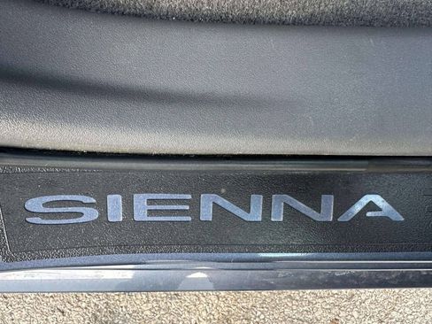 Used 2015 Toyota Sienna XLE FWD image 45