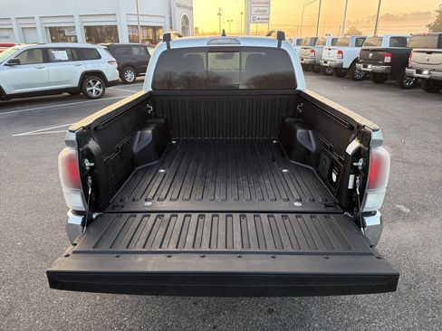 Used 2022 Toyota Tacoma 4x4 Double Cab image 19