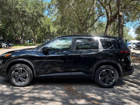 Used 2025 Nissan Rogue SV AWD/4WD image 15