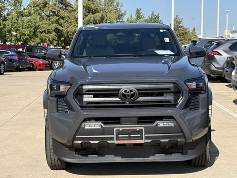 Used 2025 Toyota Tacoma SR5 RWD image 6
