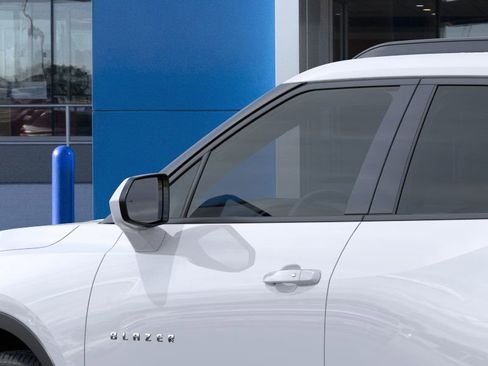 New 2026 Chevrolet Blazer LT image 12