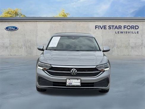 Used 2022 Volkswagen Jetta SE w/ Panoramic Sunroof Package FWD image 7