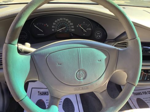 Used 2003 Buick Century Custom image 17