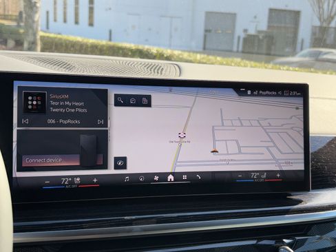 Used 2026 BMW X5 xDrive50e w/ M Sport Package image 27