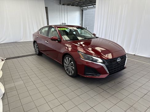 Used 2024 Nissan Altima 2.5 SL image 3
