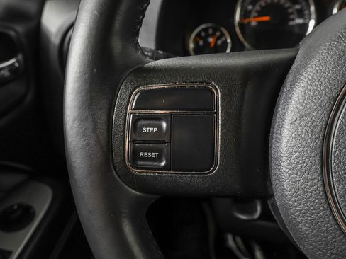 Used 2014 Jeep Compass Latitude image 26