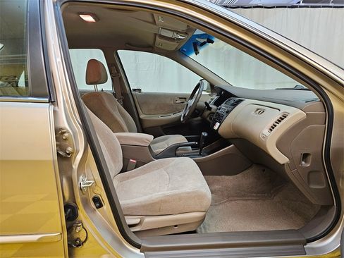 Used 2001 Honda Accord LX image 10