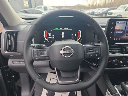 New 2026 Nissan Pathfinder SL image 14