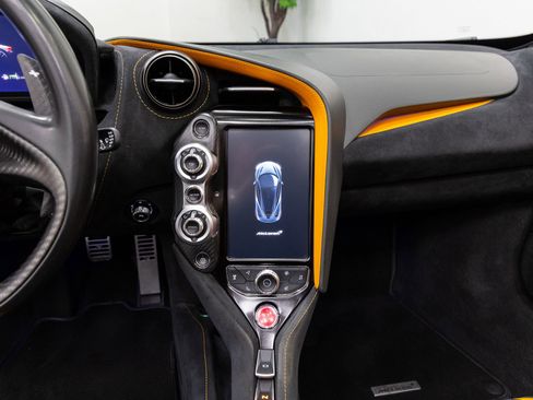 Used 2020 McLaren 720S Performance RWD image 16