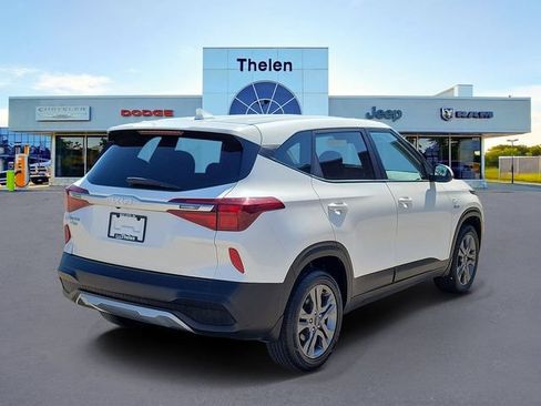 Used 2023 Kia Seltos LX AWD/4WD image 4