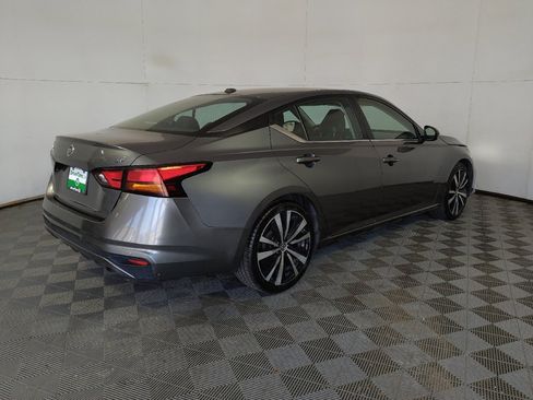 Used 2022 Nissan Altima 2.5 SR FWD image 10