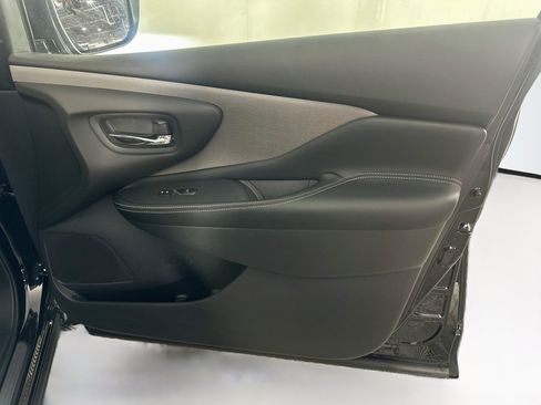 Used 2024 Nissan Murano SV AWD/4WD image 29