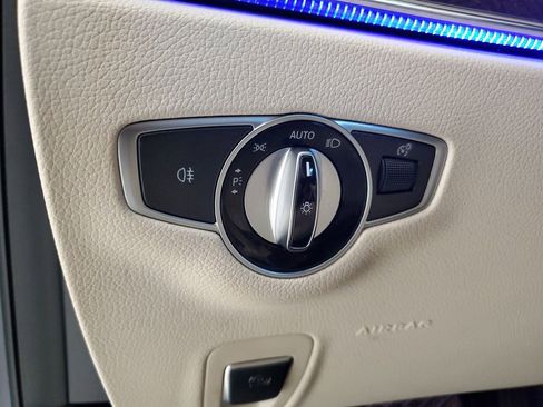Used 2019 Mercedes-Benz E 300 4MATIC image 13