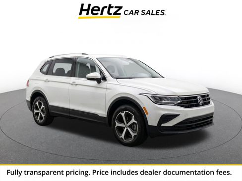 Used 2026 Volkswagen Tiguan SE AWD/4WD image 1