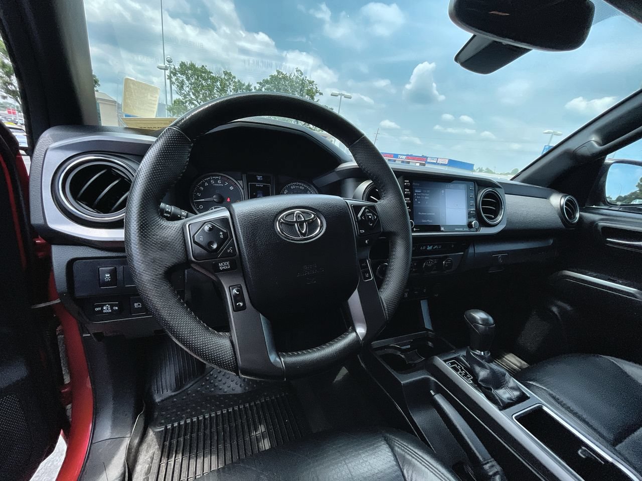 Used 2021 Toyota Tacoma TRD Off-Road w/ TRD Premium Off Road Package AWD/4WD image 10