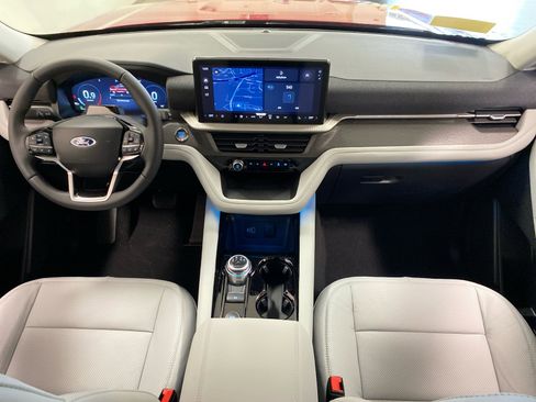 New 2026 Ford Explorer Platinum w/ LUX Leather Package image 13