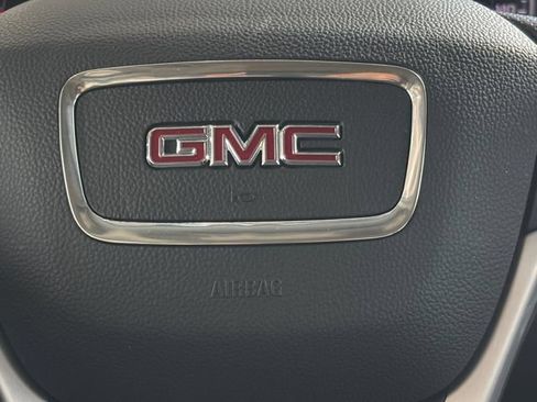 Used 2024 GMC Terrain SLE w/ Driver Convenience Package FWD image 13
