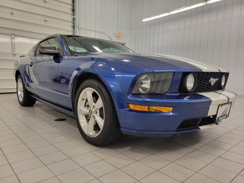 Used 2006 Ford Mustang GT Premium RWD image 1