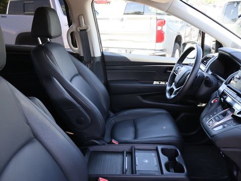 Certified 2025 Honda Odyssey EX-L image 8