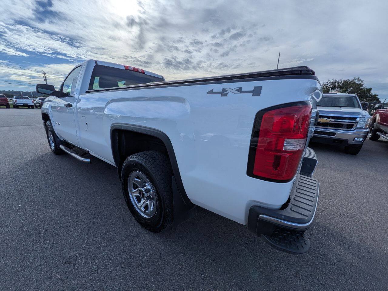 Used 2014 GMC Sierra 1500 4x4 Regular Cab w/ Sierra Convenience Package image 4
