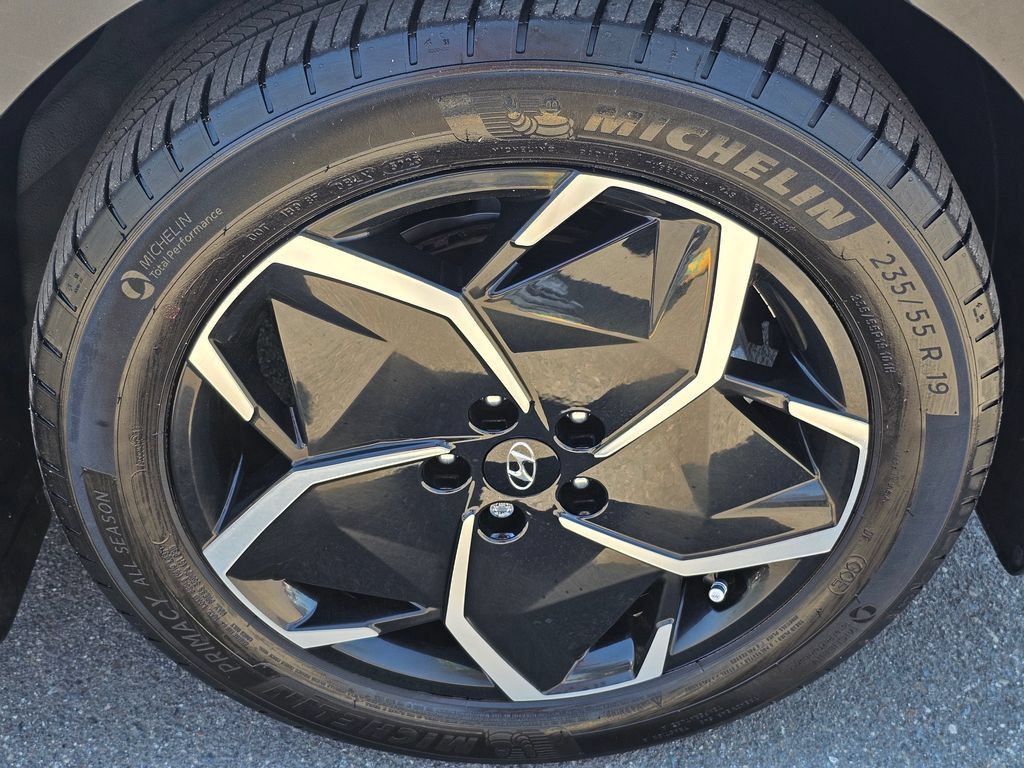 Certified 2024 Hyundai Ioniq 5 SE RWD image 8
