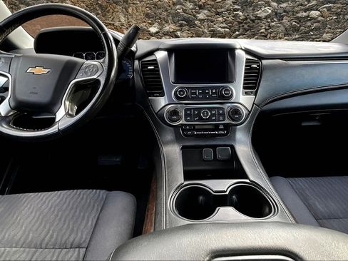 Used 2020 Chevrolet Suburban LS image 12