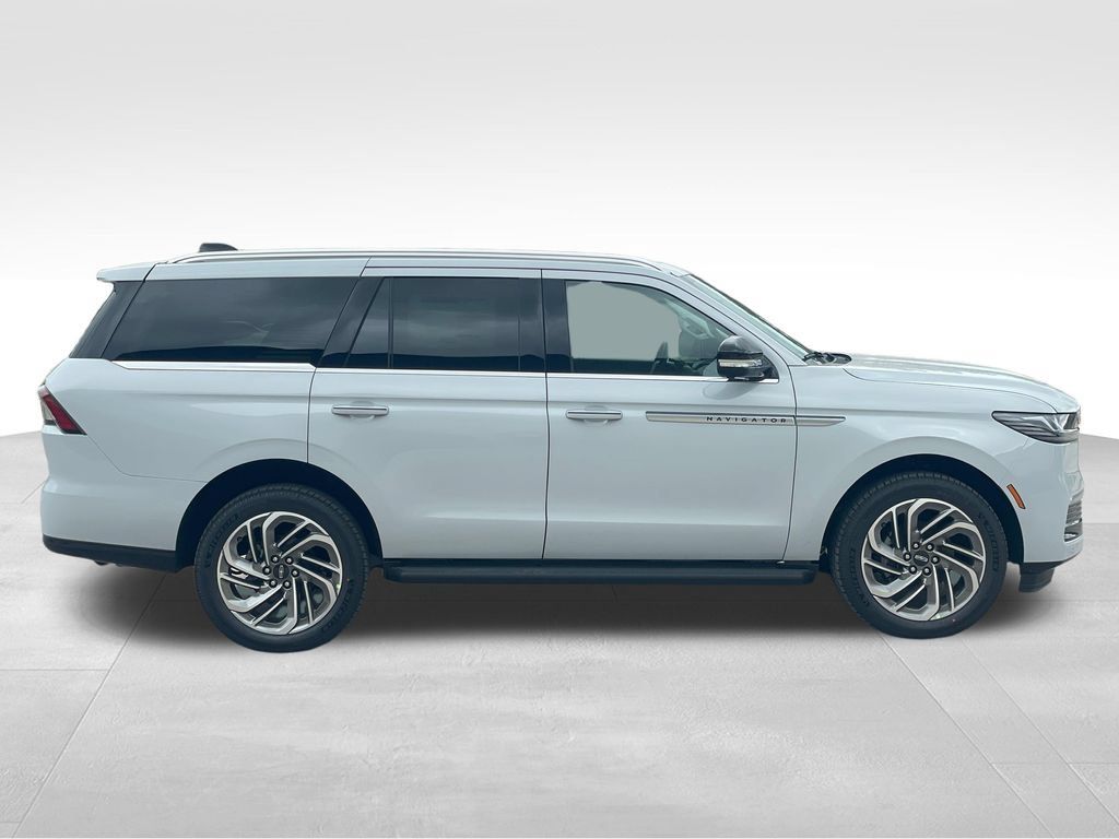 New 2026 Lincoln Navigator Premiere AWD/4WD image 6