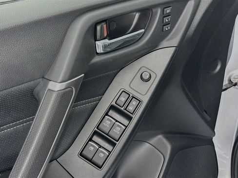 Used 2018 Subaru Forester 2.5i Touring AWD/4WD image 18