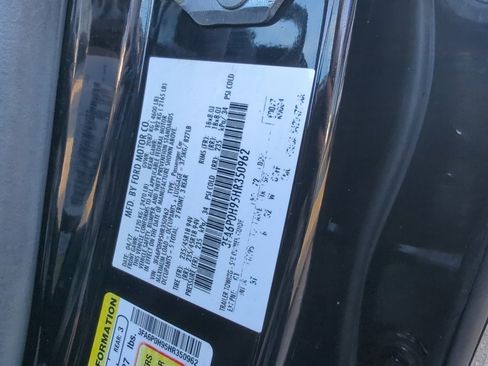 Used 2017 Ford Fusion SE image 42