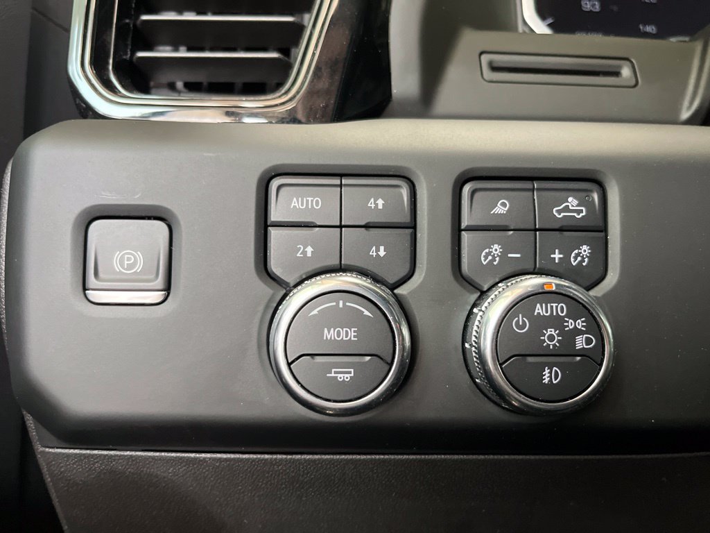 Used 2024 GMC Sierra 1500 AT4 w/ AT4 Premium Package AWD/4WD image 13