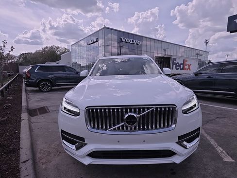 Used 2023 Volvo XC90 B6 Plus w/ Protection Package Premier AWD/4WD image 2