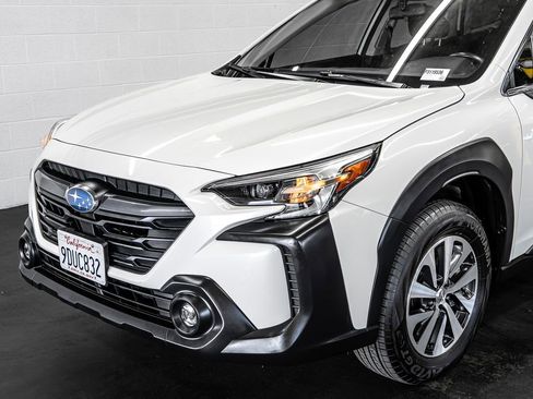 Used 2023 Subaru Outback Premium image 11