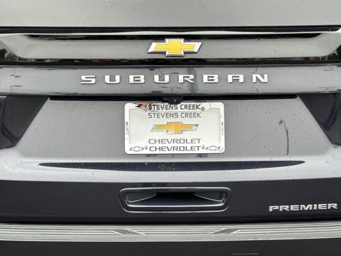Used 2025 Chevrolet Suburban Premier image 44
