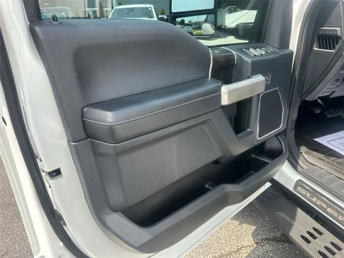 Used 2022 Ford F350 Lariat w/ Tremor Off-Road Package AWD/4WD image 20