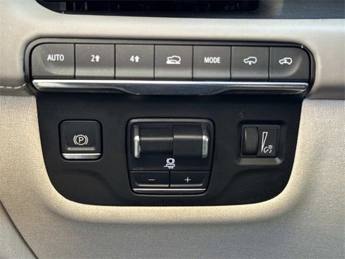 Used 2021 Cadillac Escalade Sport Platinum w/ LPO, ONYX Package image 23