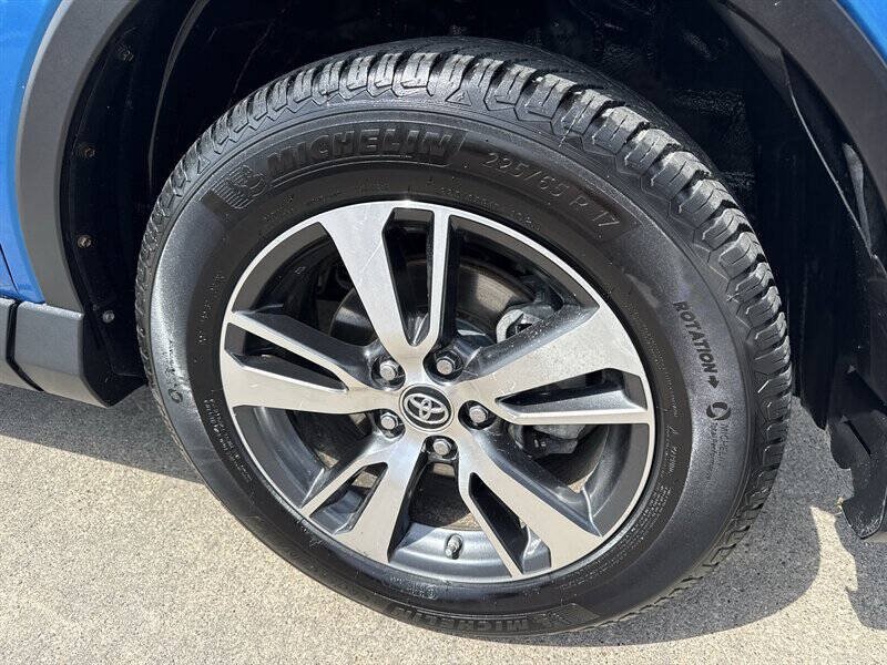 Used 2018 Toyota RAV4 XLE w/ Carpet Mat Package FWD image 13