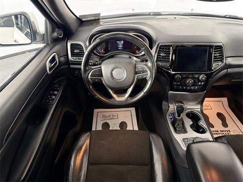 Used 2020 Jeep Grand Cherokee Altitude image 21